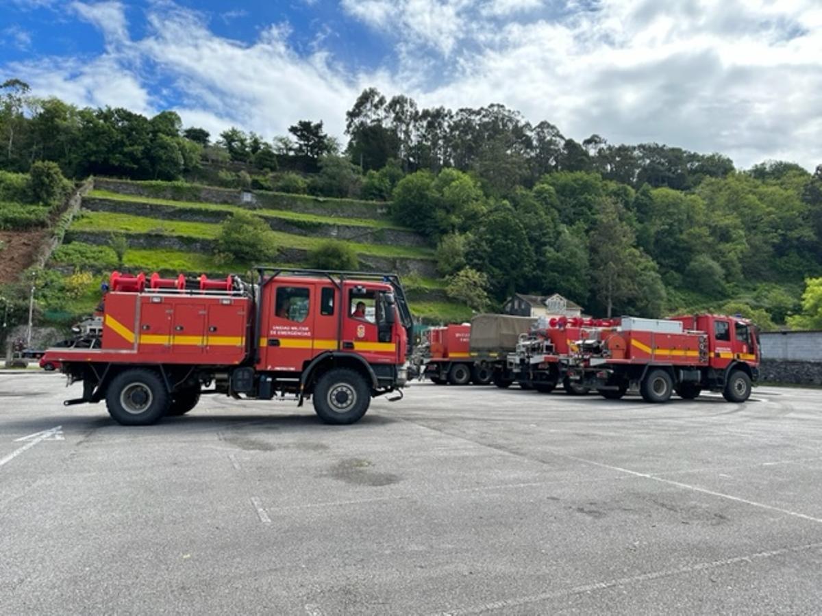 En imágenes: la llegada de la Unidad Millitar de Emergencias (UME) al polideportivo de Luarca