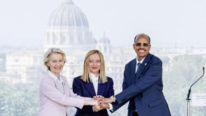 Von der Leyen i Meloni intenten seduir l’Àfrica davant el replegament dels EUA