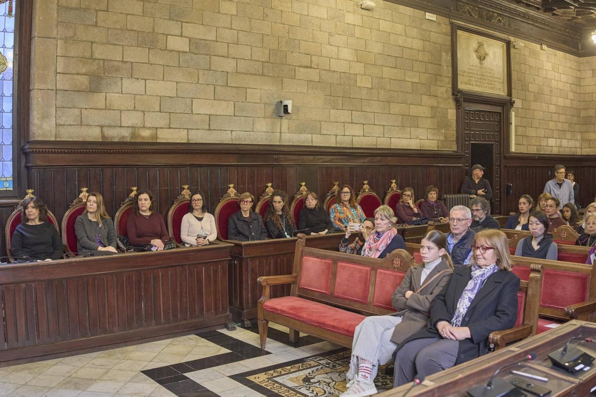 Les imatges de l'acte institucional del 8M a l'Ajuntament de Girona