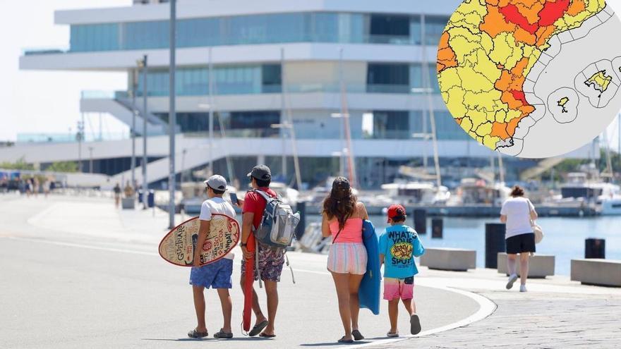 La segunda ola de calor del verano activa el aviso rojo por calor extremo en Valencia con hasta 44 grados