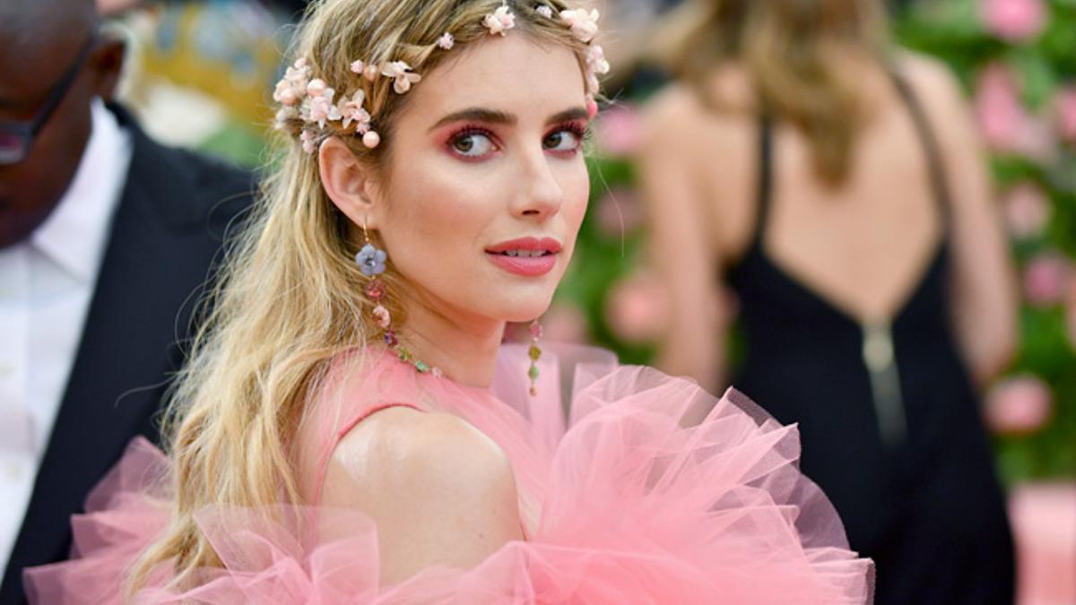 Emma Roberts con el color de pelo 'Boho Blonde'