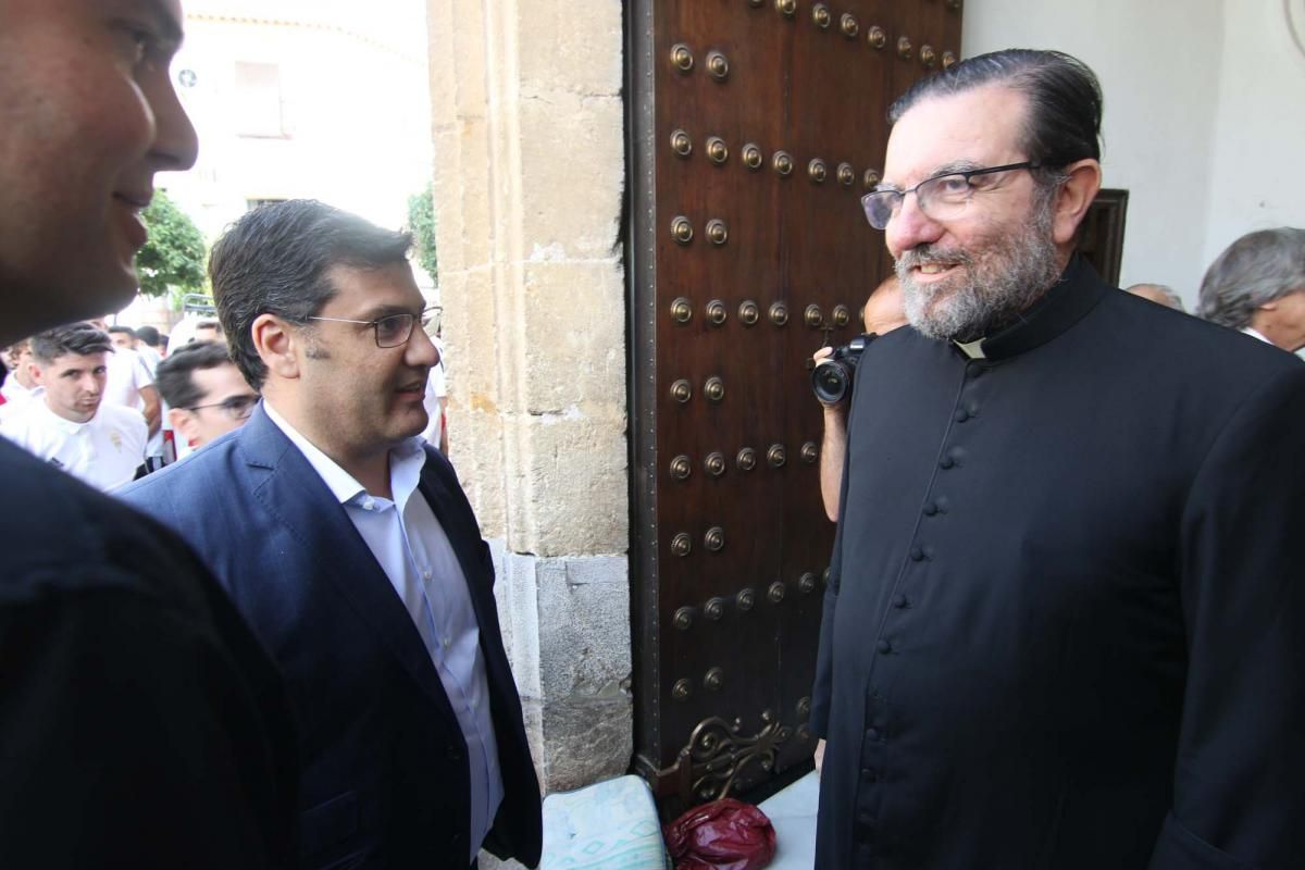 Ofrenda floral del Córdoba CF a San Rafael