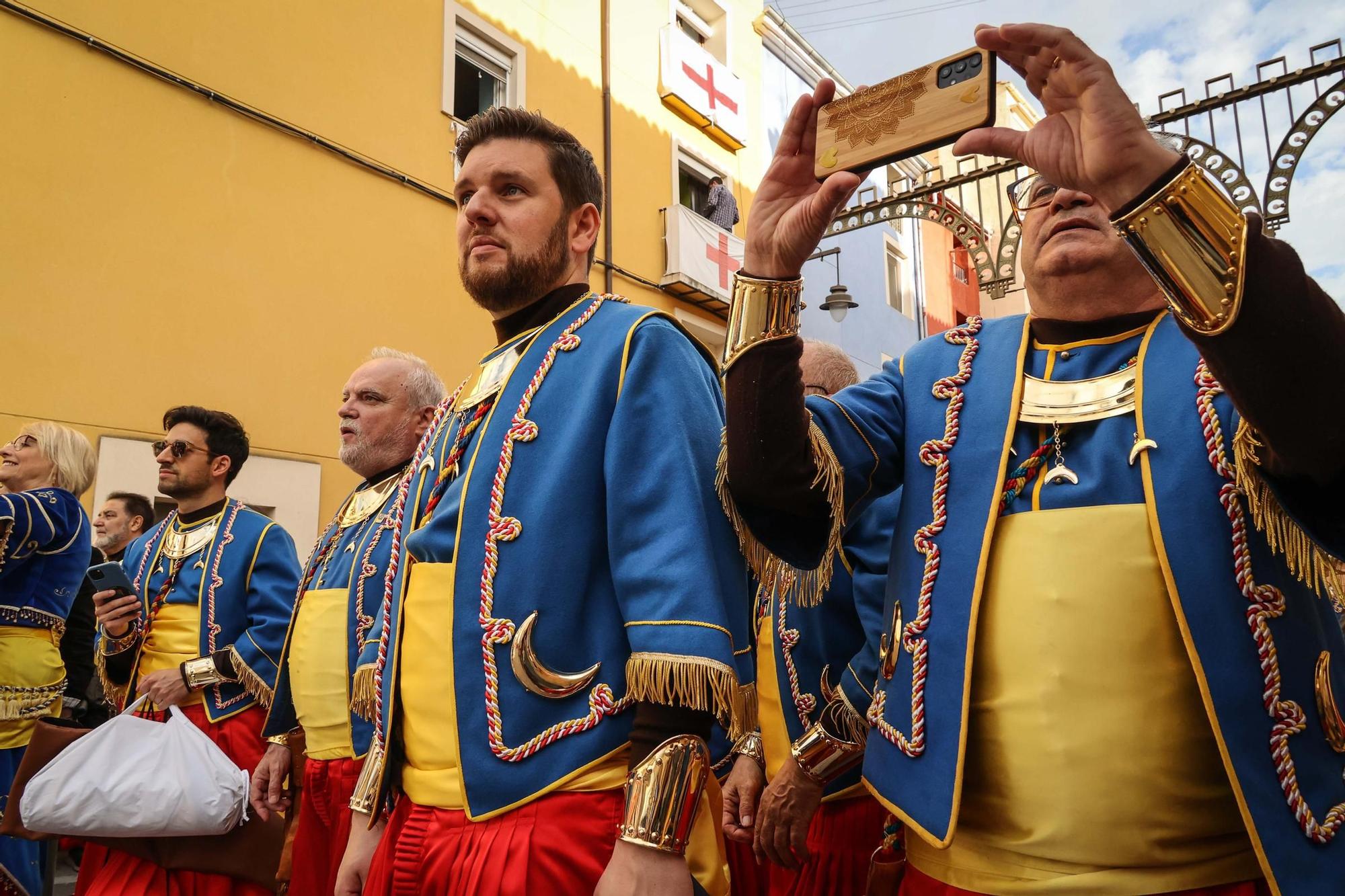 La trilogIa festera de Alcoy despierta con la Diana