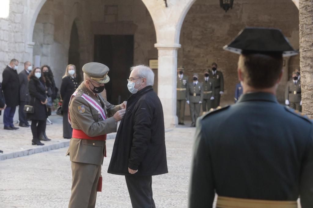 El comandante general de Balears destaca el apoyo del Ejército al "transporte, custodia y distribución de las vacunas"