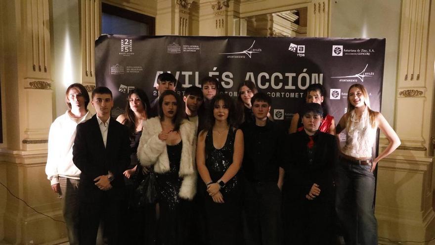 Avilés clausura la 25ª edición del Aviles Acción con Isabel Coixet y Pelayo Gutiérrez en el escenario: "Un festival lo hacen las personas que lo sostienen, lo cuidan y lo hacen crecer"
