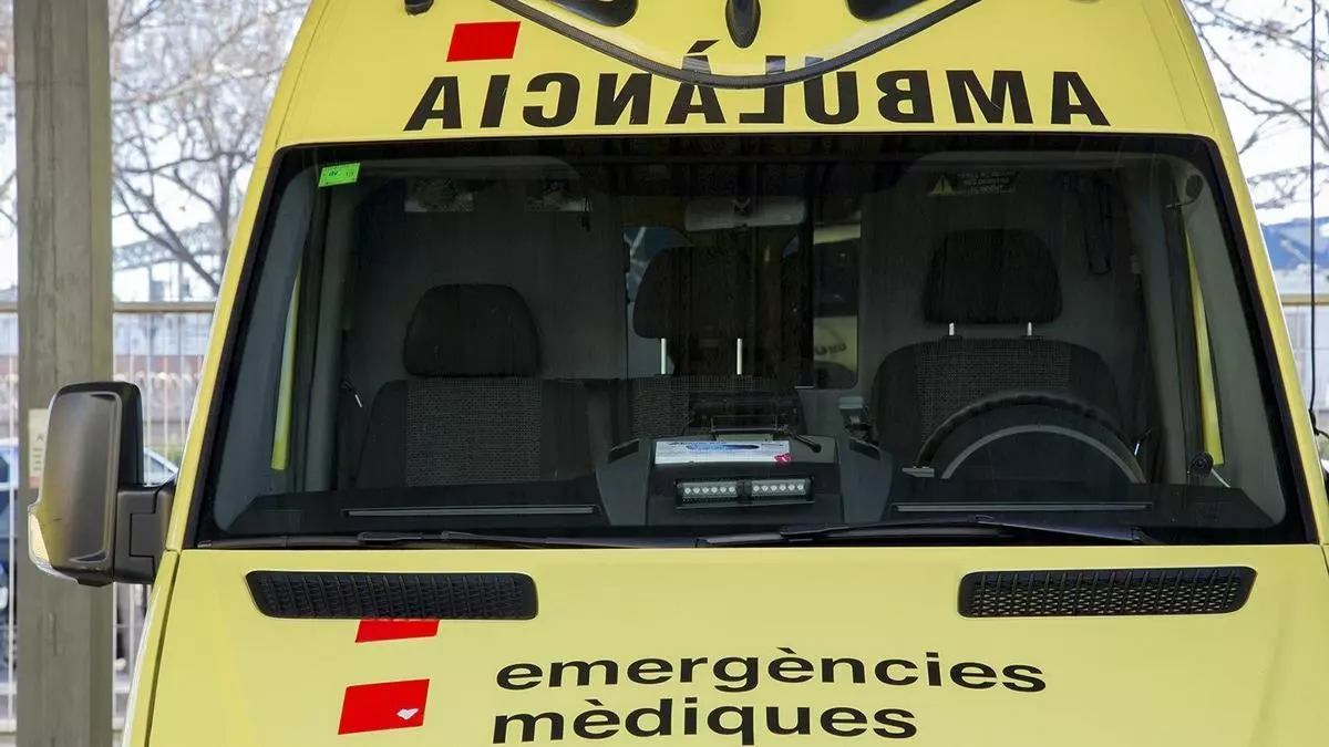 Un motorista es trenca les dues cames en un accident de trànsit a Ripoll