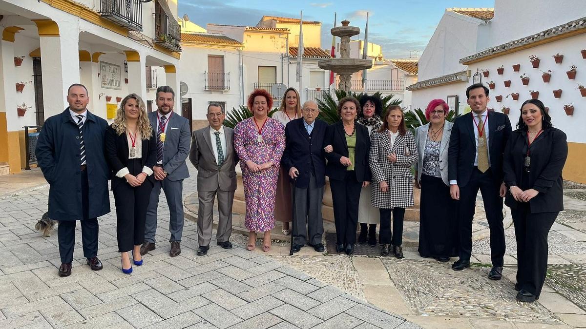 Foto de familia de los galardonados con los premios La Veleta de Palenciana