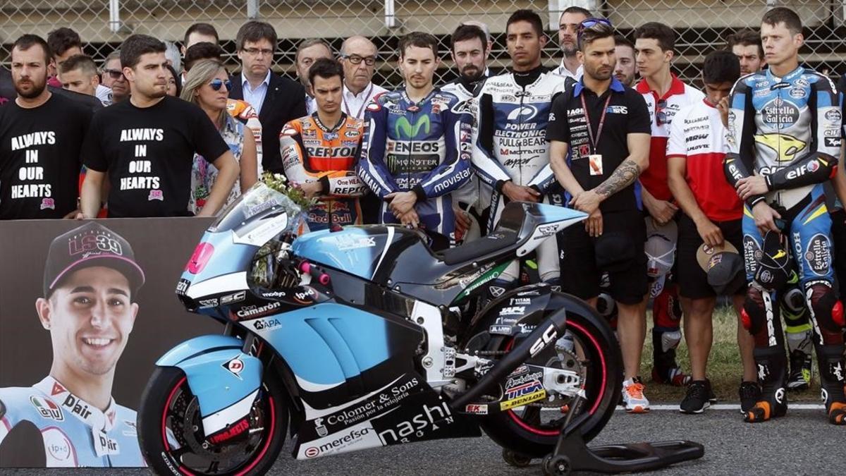 Minuto de silencio en Montmeló con todos los pilotos.