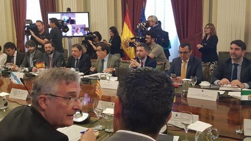 Olona traslada a Planas la posición de Aragón sobre la reforma de la PAC