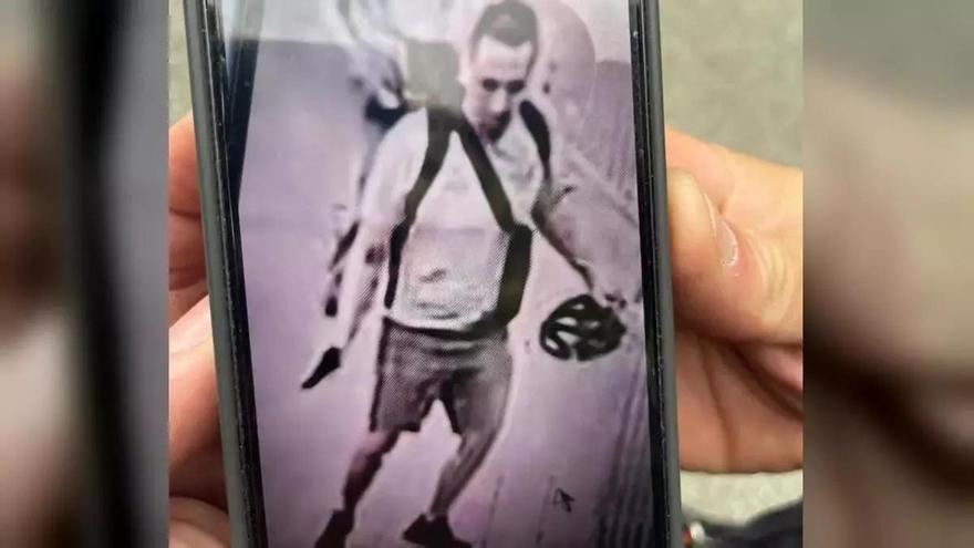 Aquesta és la imatge del pistoler que ha executat un home davant de la comissaria del carrer de Balmes de Barcelona