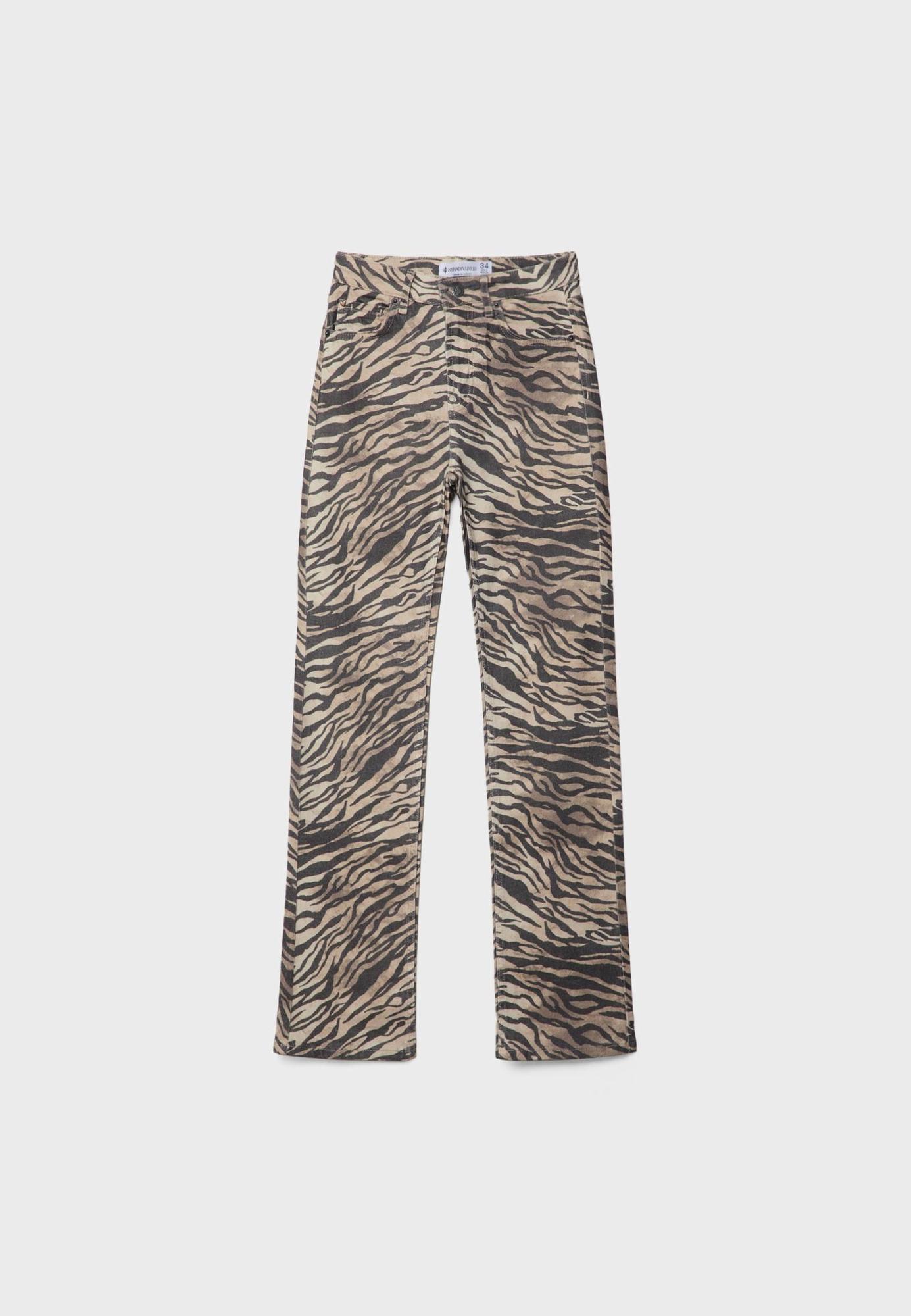 Pantalón animal print de Stradivarius