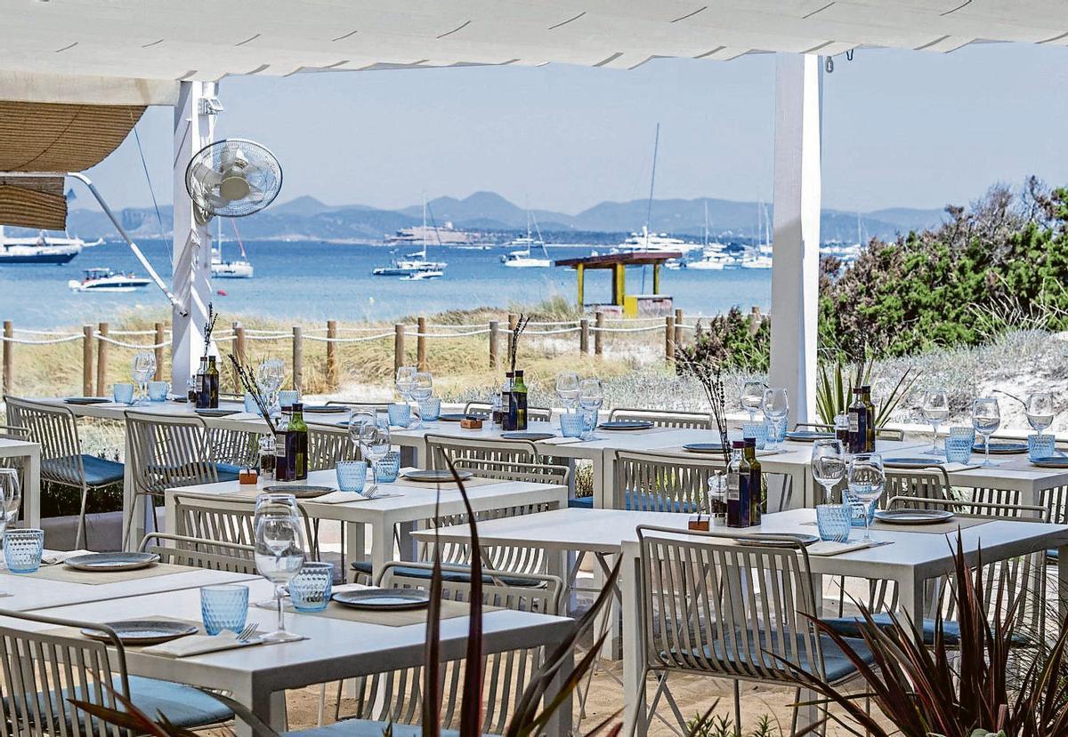 Views of the turquoise waters of Ses Illetes from the table.
