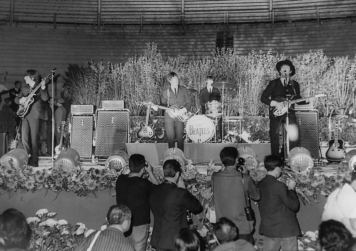 Els Beatles al concert de la Plaça de la Monumental a Barcelona, el 1965.