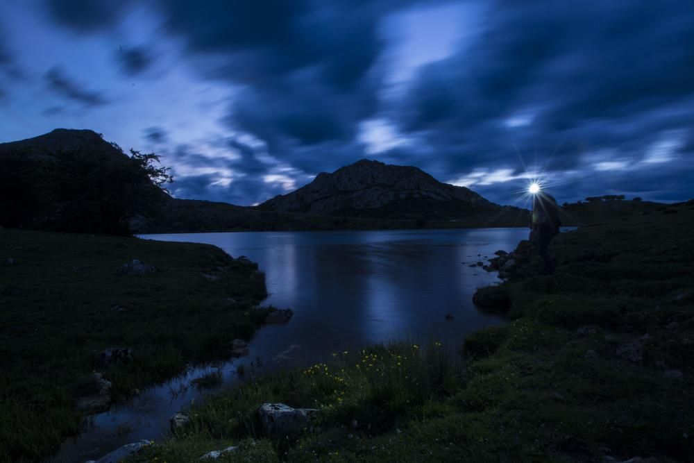 Los lagos de Asturias a plena noche