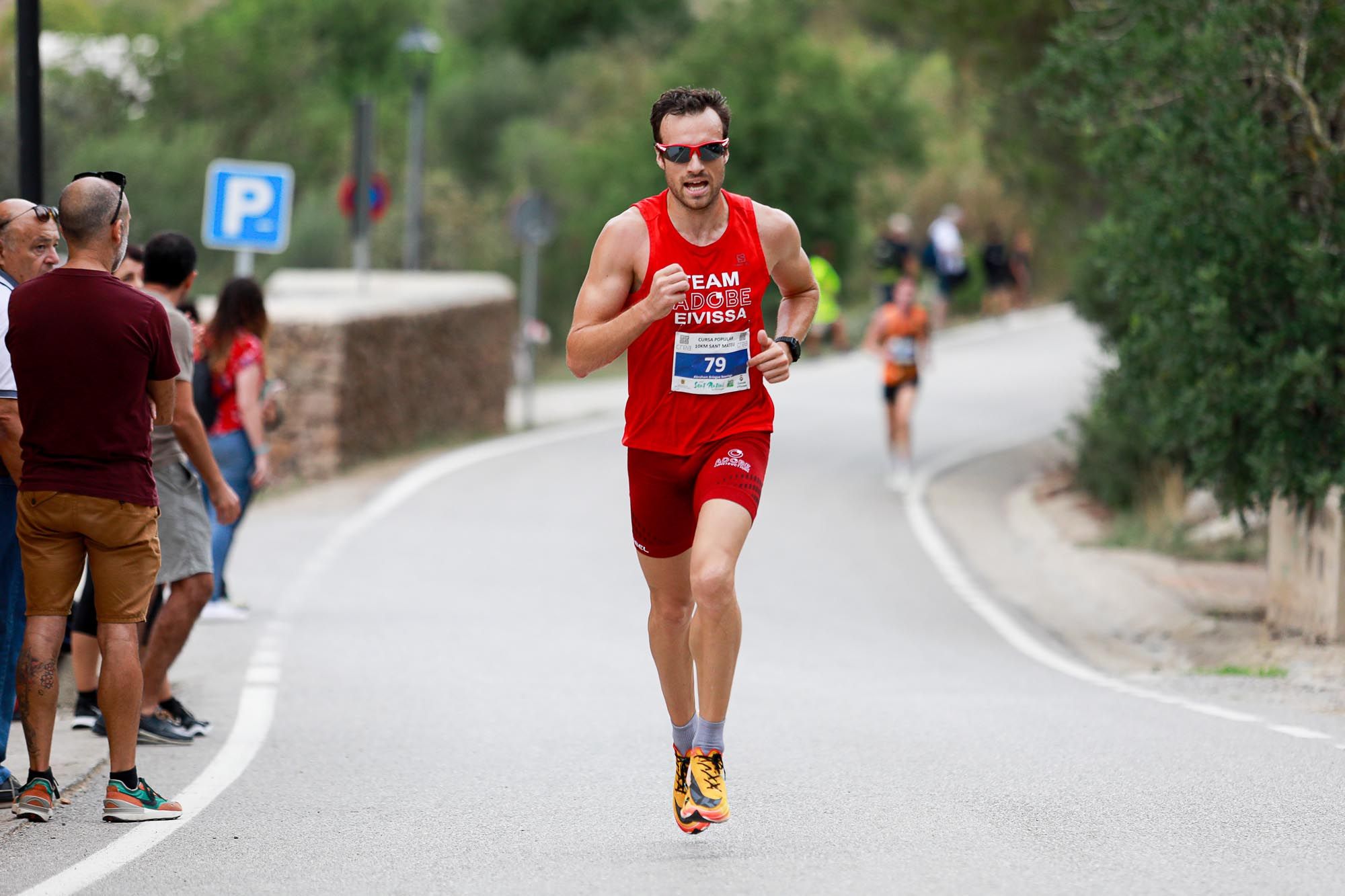 Búscate en la galería de imágenes de la Cursa 10K Pla de Sant Mateu