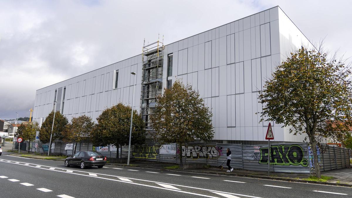 Edificio de viviendas en O Castiñeiriño que está a punto de finalizarse