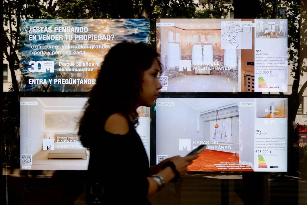 Valencia. Recursos tema precio de la vivienda en Valencia. Venta inmobiliaria pisos estudio alza de precios altos compra venta Agente inmobiliario oferta demanda solución habitacional VLC