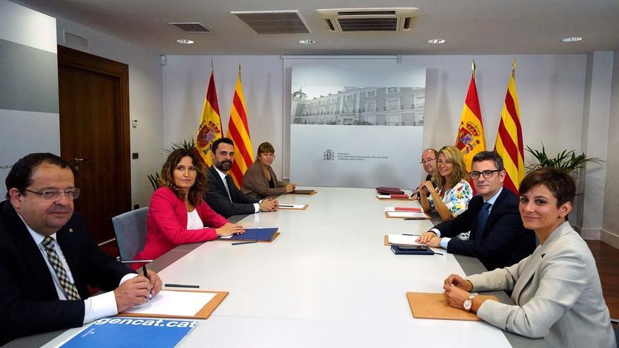 Gobierno y Generalitat acuerdan superar la judicialización y blindar el catalán