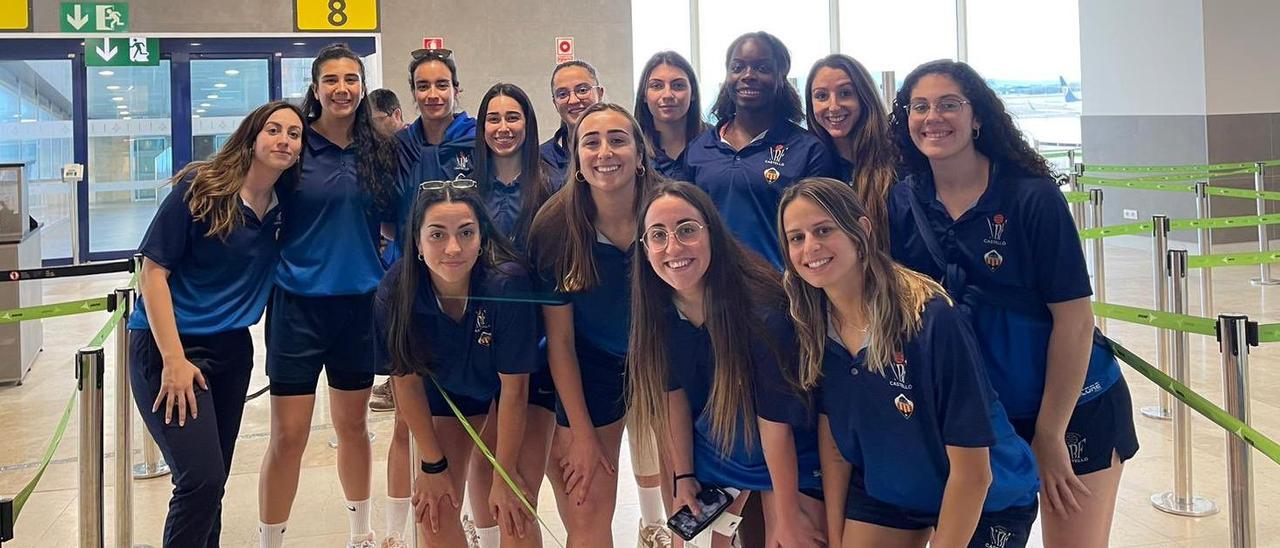 Las jugadoras del NBF, rumbo a Palma.