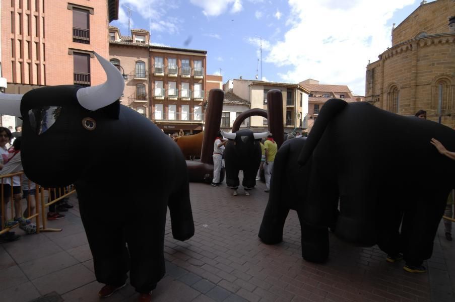 Los toros hinchables llenaron las calles