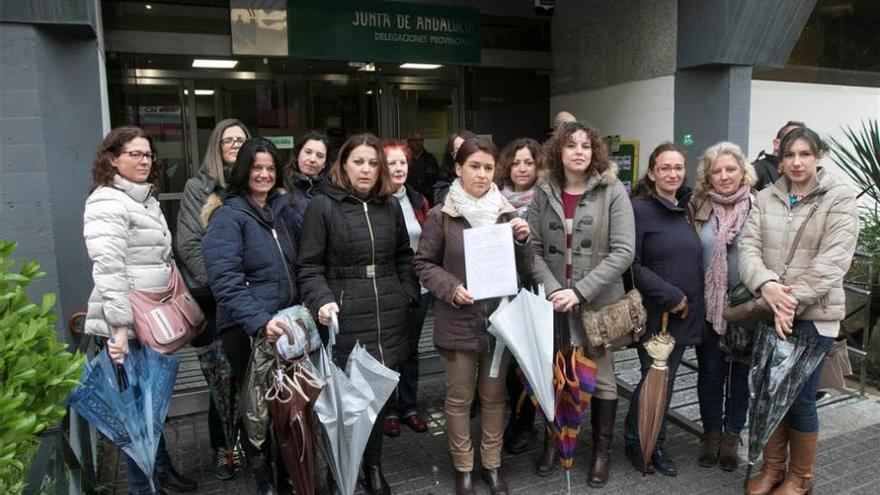 Las madres del colegio Noreña exigen a la Junta una ampliación del centro