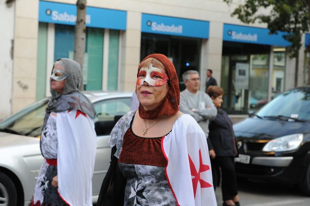 Vistabella saca su carnaval a las calles