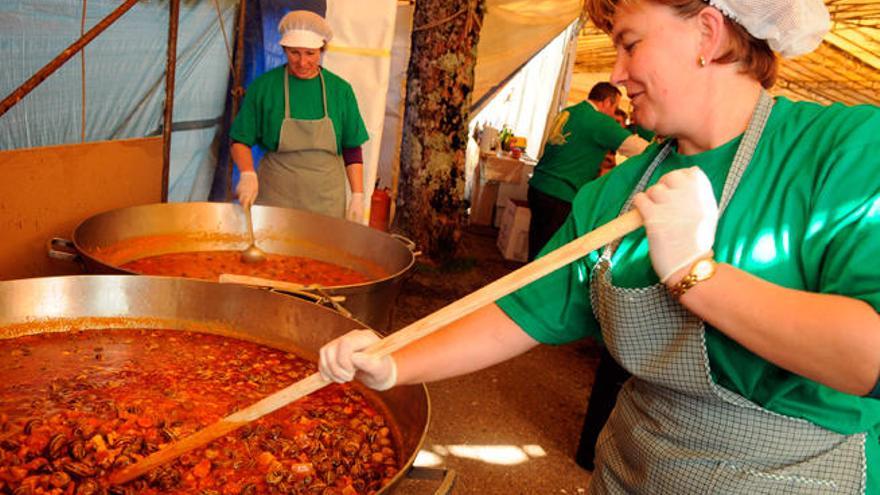 Cocineros en Santa María preparan caracoles // G. Santos