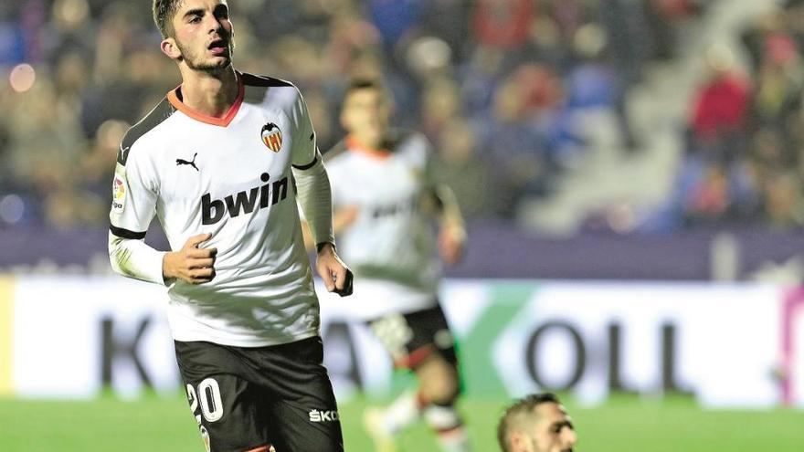 Ferran Torres celebra un gol ante el Levante UD, en el derbi disputado el pasado 7 de diciembre en el Ciutat de València.