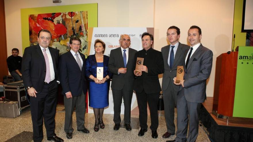 Garre junto a los premiados en los premios Ceclor.