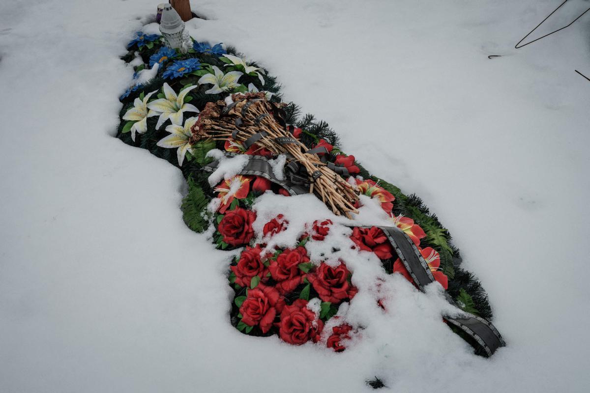 Cementerio en Kramatorsk tras la invasión rusa de Ucrania