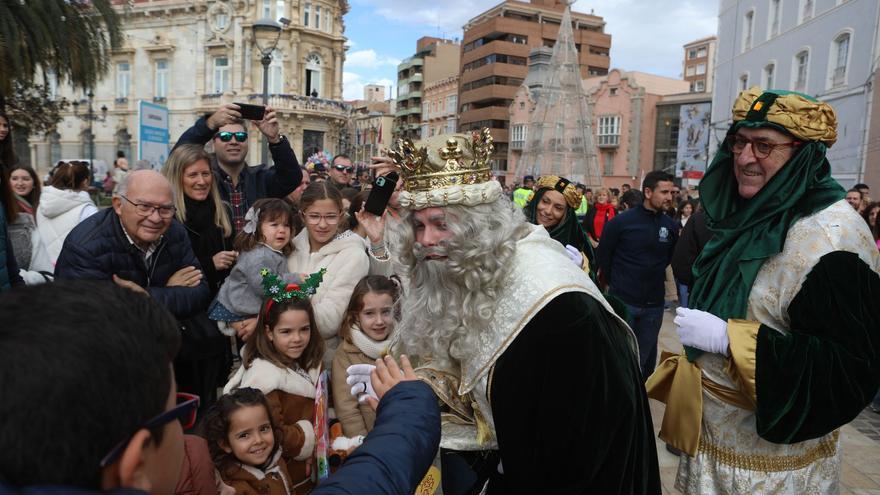 Bajo sospecha los contratos para vallar el recorrido de la Cabalgata de Reyes Magos de Cartagena