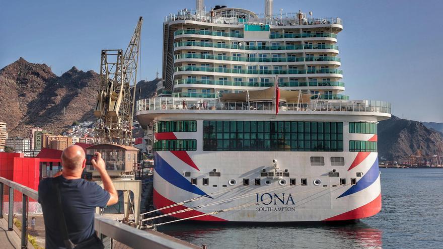 Así es el crucero Iona, uno de los más grandes del mundo y que llega al puerto de Santa Cruz