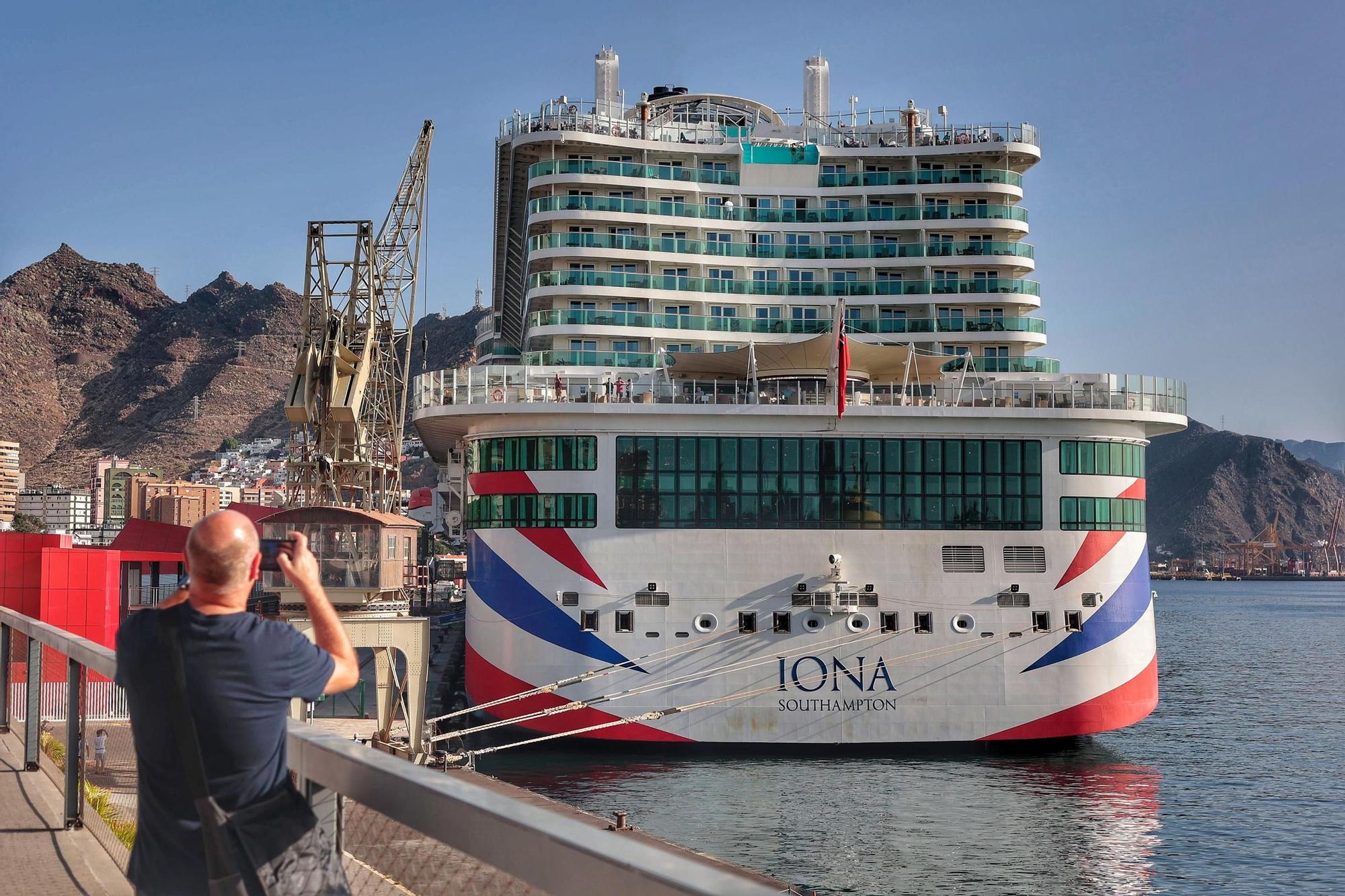 Así es el crucero Iona, uno de los más grandes del mundo y que llega al puerto de Santa Cruz