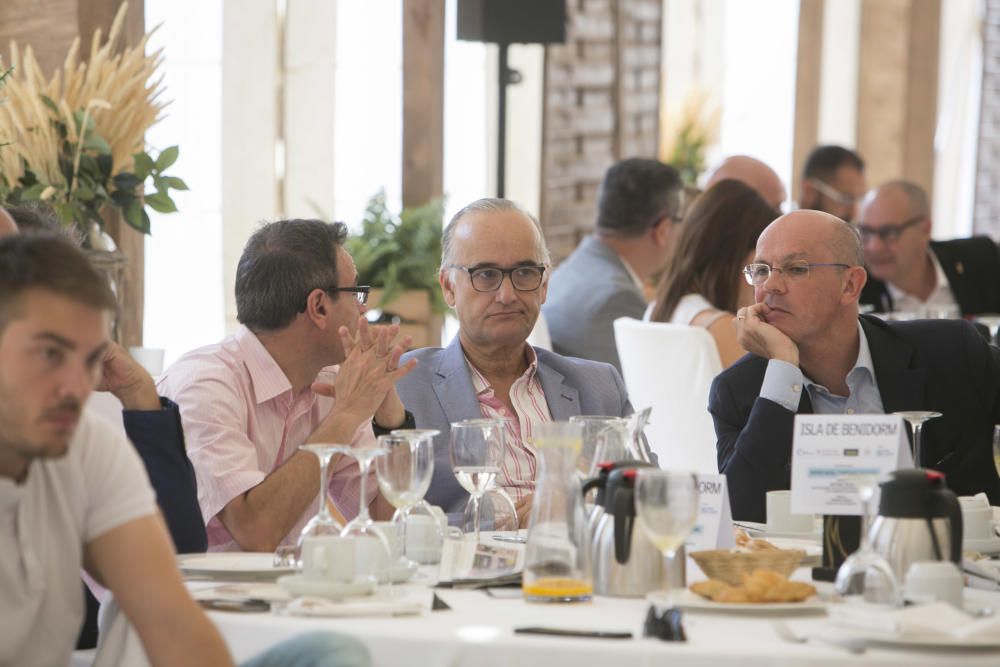 El desayuno informativo, en el que también colabora Aguas de Alicante, lleva por título «Distrito Digital, compromiso de futuro»