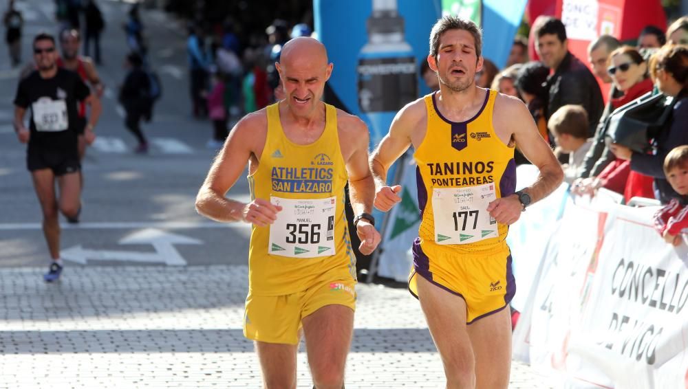 Nuno Costa y Ester Navarrete triunfan en la Vigo +