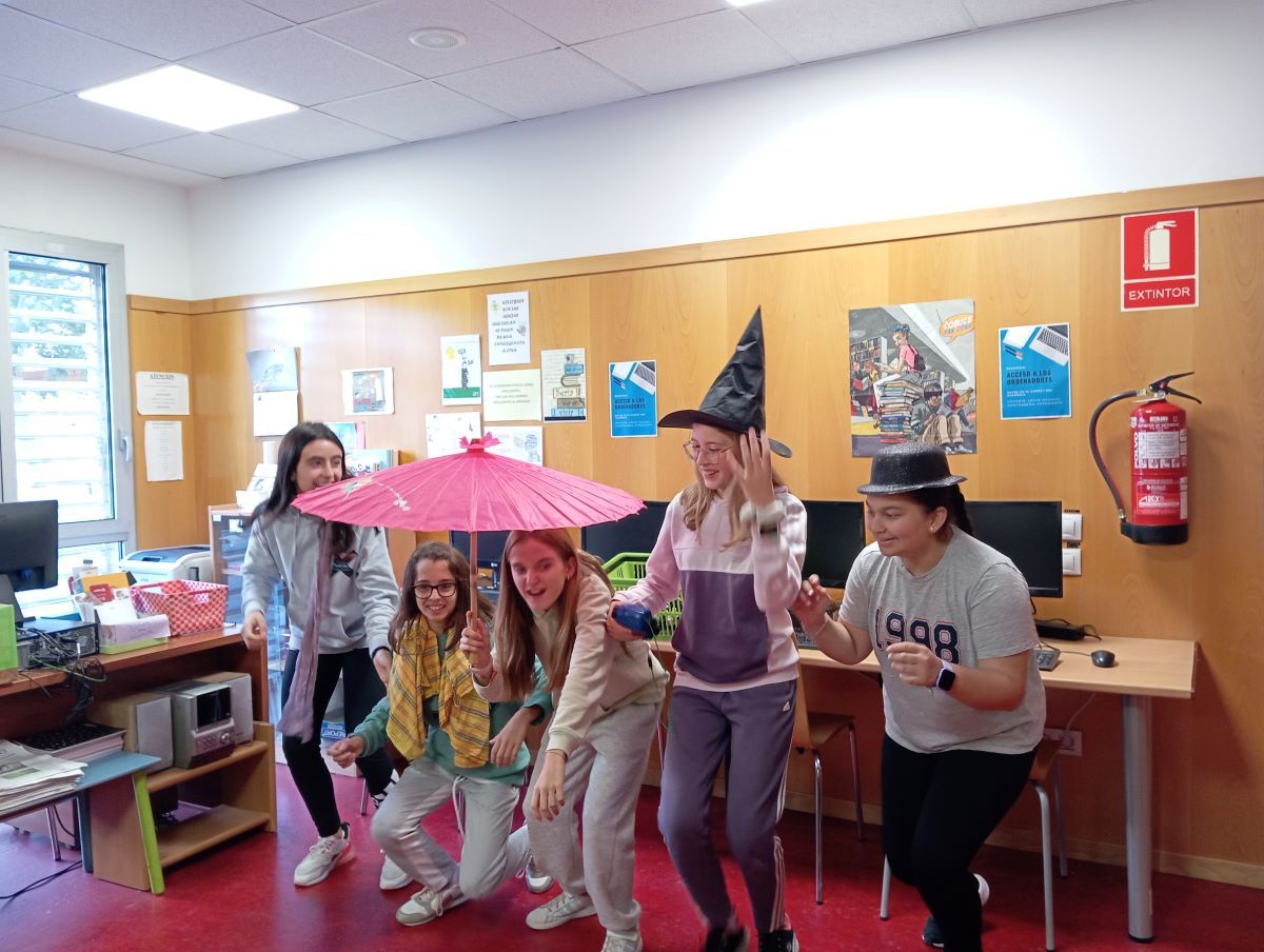 Descubriendo la biblioteca del IES La Azucarera