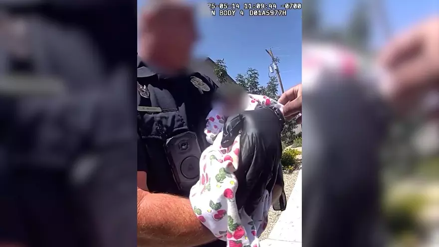 Rescatan a un bebé que sobrevivió varios días solo junto al cuerpo de su madre en Phoenix, Estados Unidos