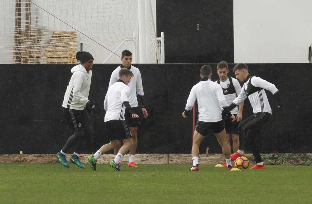 Las mejores imágenes del entrenamiento del Valencia de este domingo