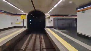 Del barrio de la Concepción a Canal: esto es lo que ve el conductor de Metro cuando viaja por la línea 7
