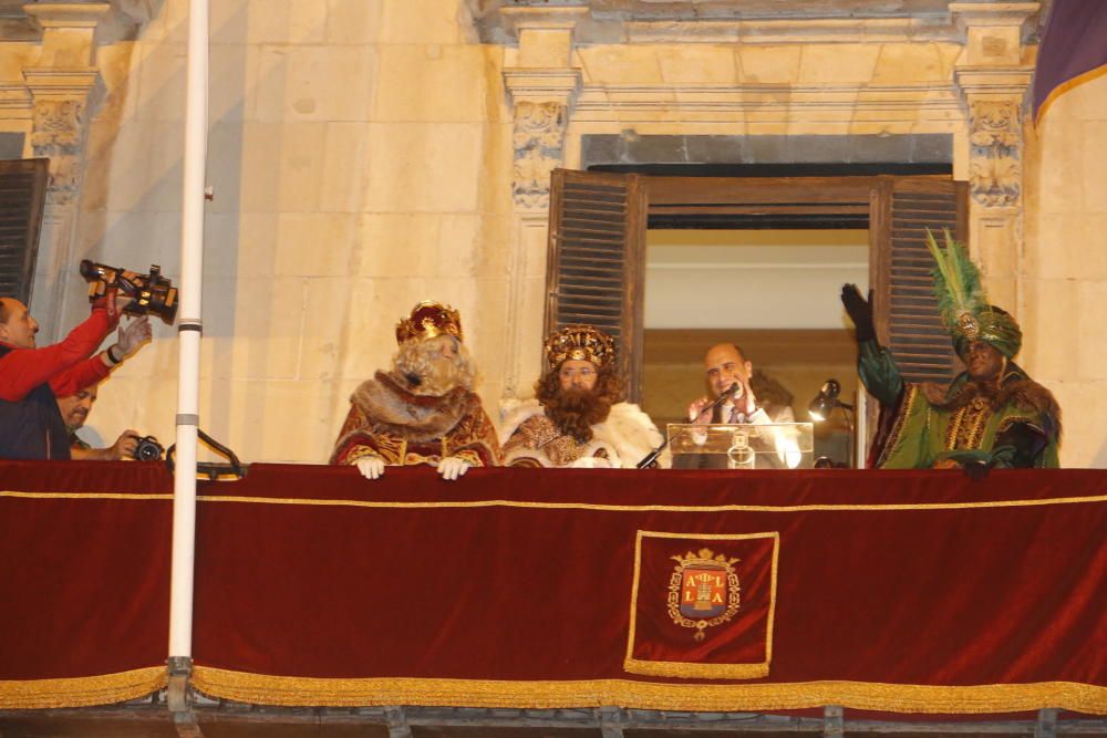 Cabalgata de los Reyes Magos en Alicante.