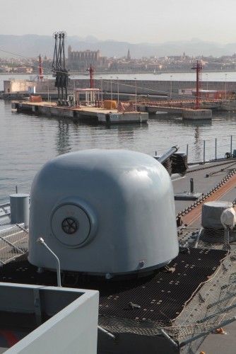 Die Fregatte "Hamburg" im Hafen von Palma