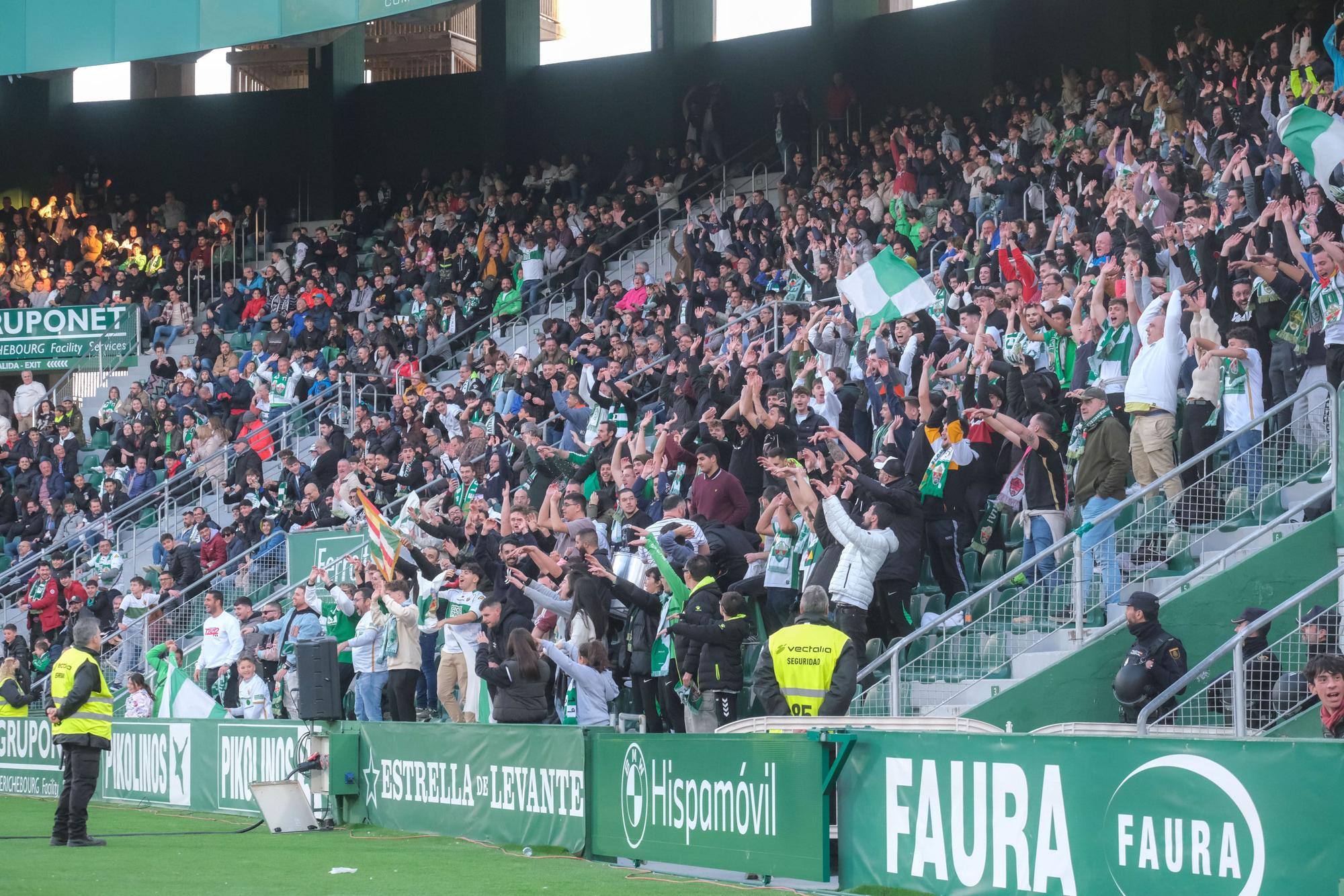 Las mejores imágenes de la primera victoria del Elche en La Liga