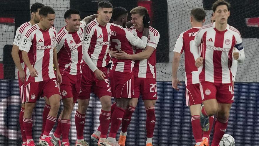 Olympiacos - Bayer Leverkusen: El gol de Costinha