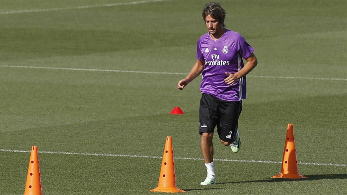 Fabio Coentrao se entrena en solitario en la Ciudad Deportiva del Real Madrid en Valdebebas