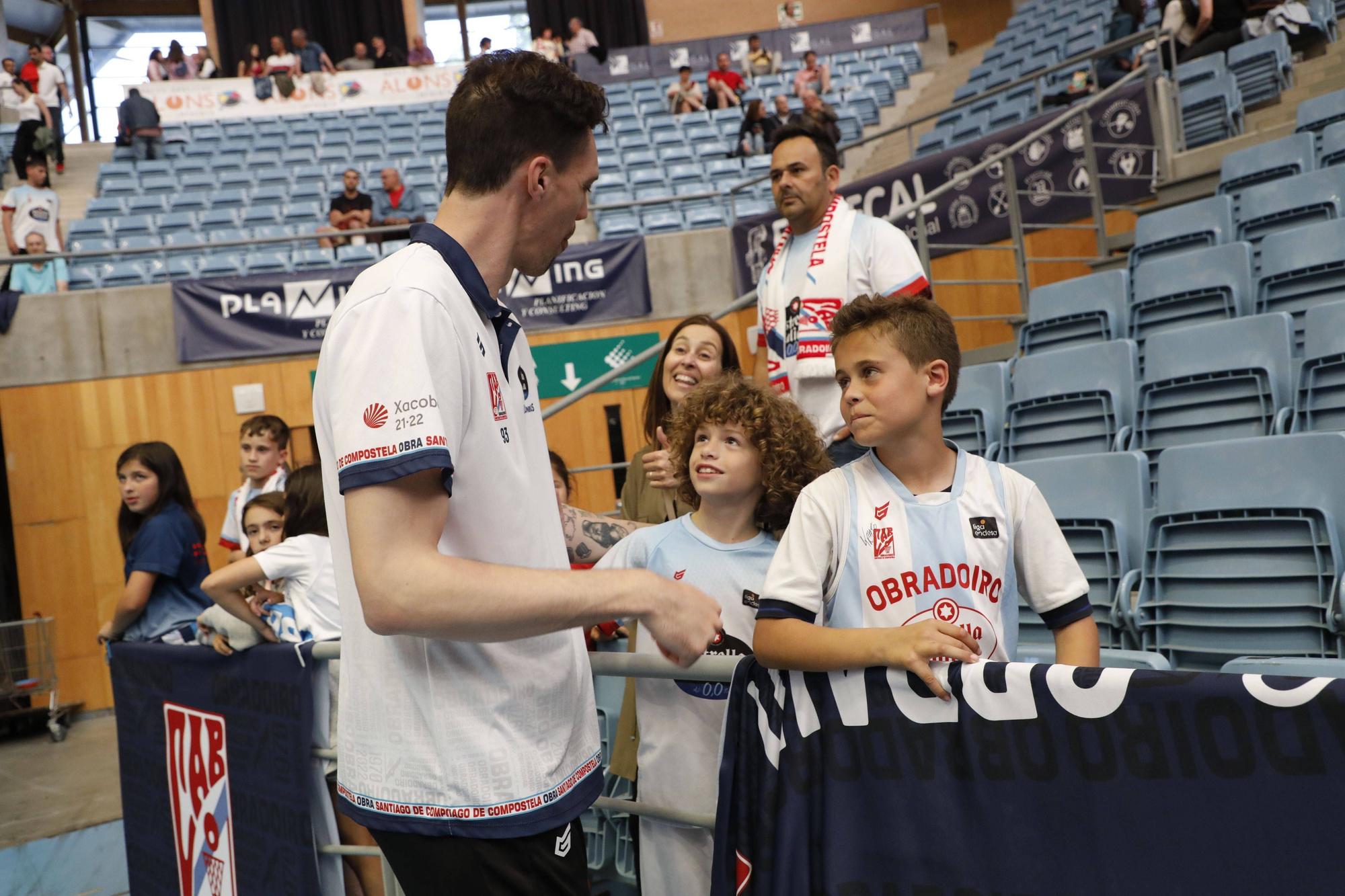 Galería fotográfica Obradoiro - Fuenlabrada: búscate en la grada