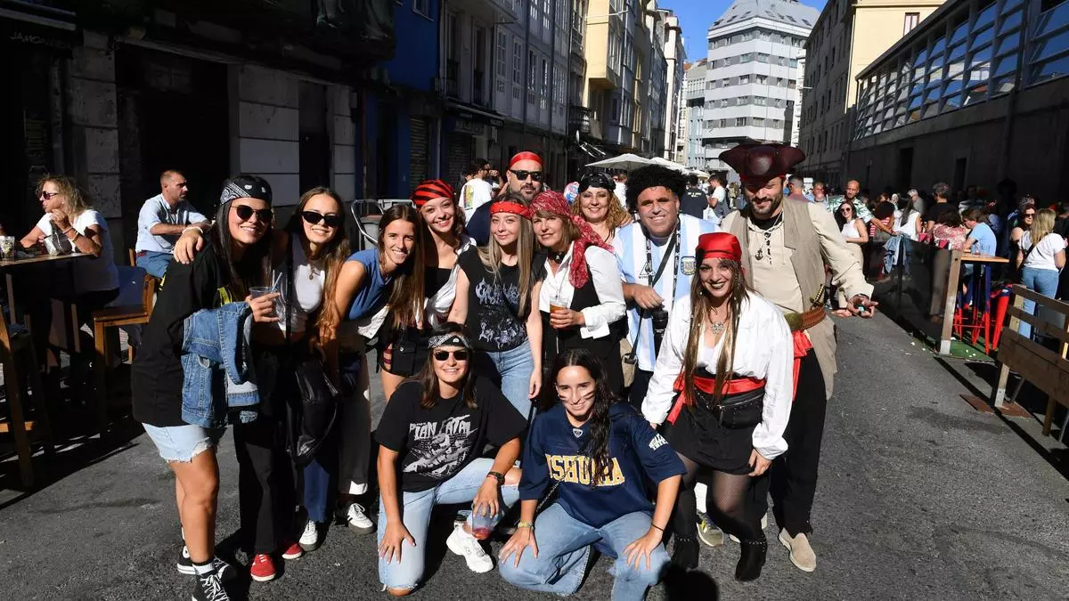Carnaval de Verano de las calles San Juan y Torreiro: Disfraces, música y diversión