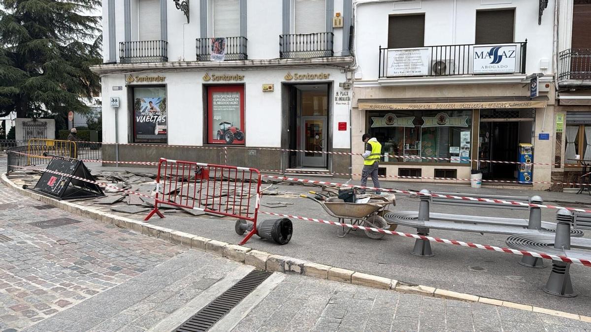 Inicio de las obras de la plaza de Andalucía de Priego.