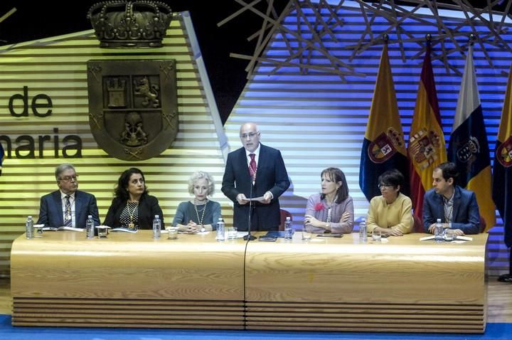 ENTREGA DE HONORES Y DISTINCIONES DEL CABILDO DE ...