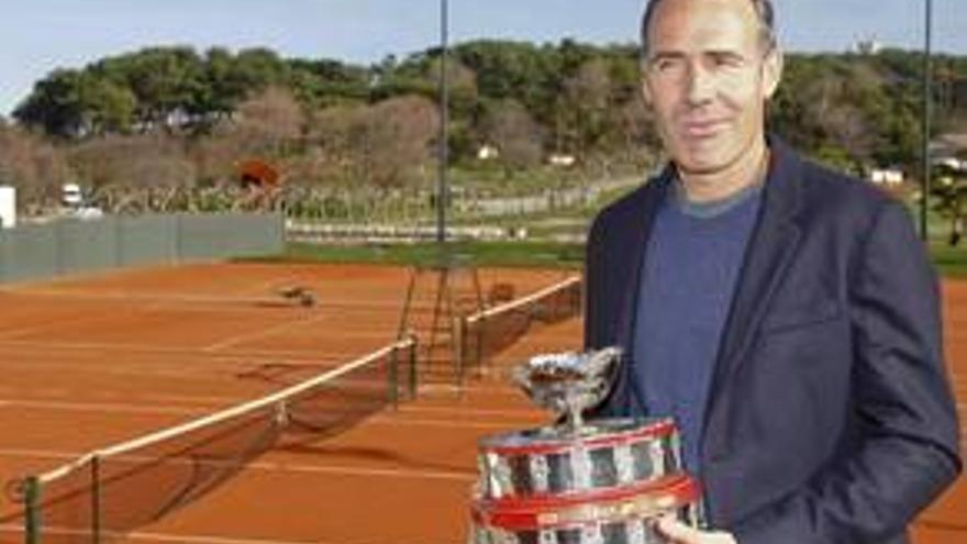 Corretja llama a Almagro, Granollers, Ferrero y Marc López para la Davis