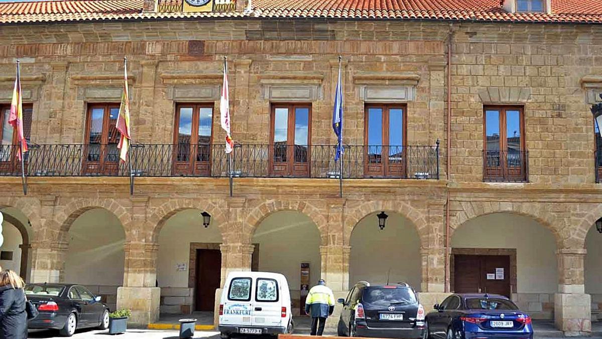 Ayuntamiento de Benavente, en cuyo sótano se ha instalado el medidor de radón. | M. J. F.